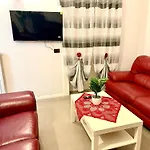 Lägenhet House Savoia *